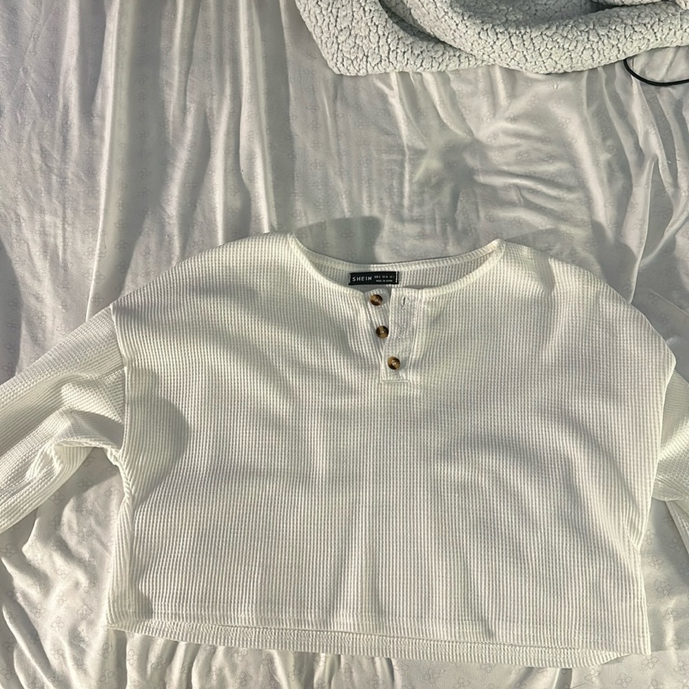white shein cropped sweater. Size:S